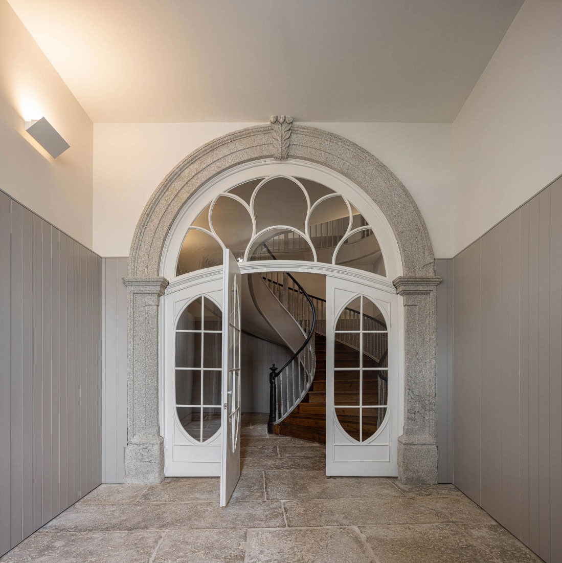 Antigo Hotel do Louvre by Diana Barros Arquitectura. Photograph by Ivo Tavares Studio.
