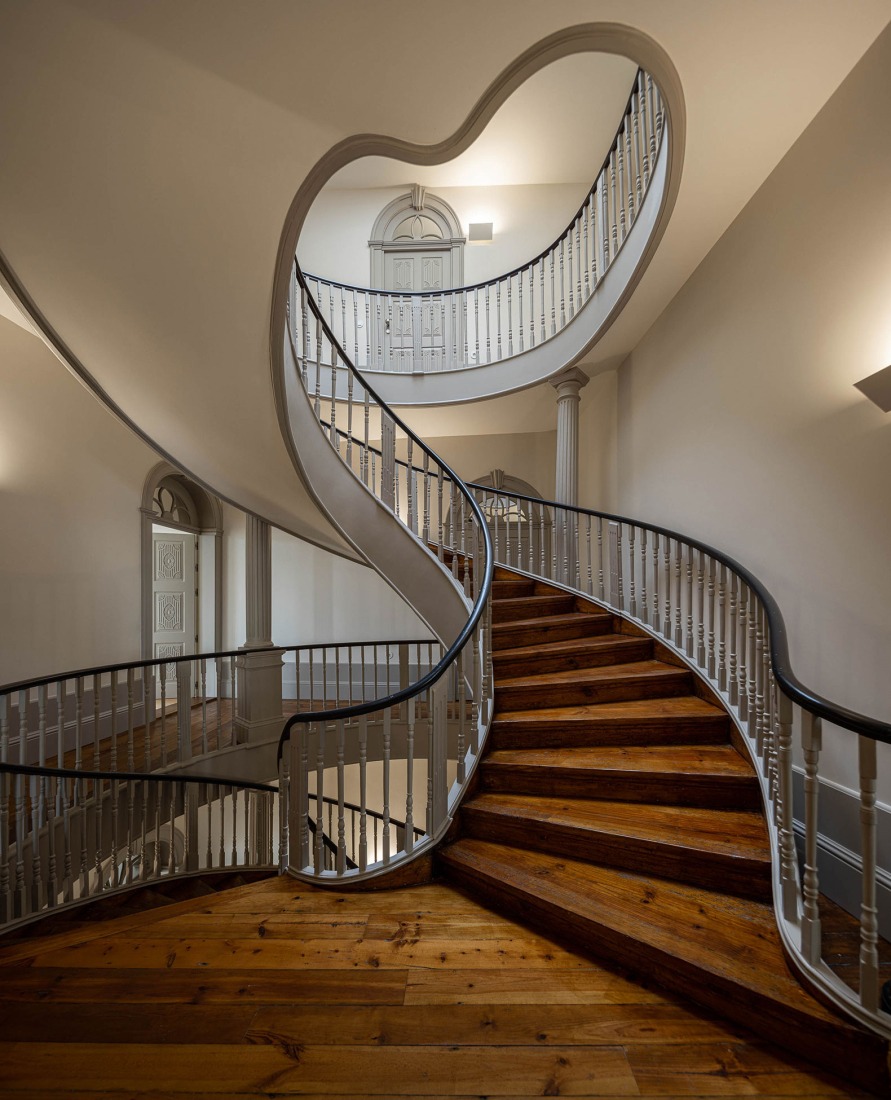 Antigo Hotel do Louvre by Diana Barros Arquitectura. Photograph by Ivo Tavares Studio.