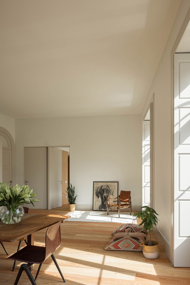 Antigo Hotel do Louvre by Diana Barros Arquitectura. Photograph by Ivo Tavares Studio.