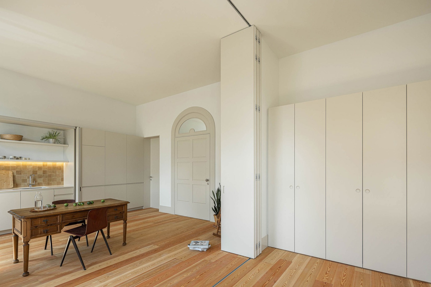 Antigo Hotel do Louvre by Diana Barros Arquitectura. Photograph by Ivo Tavares Studio.