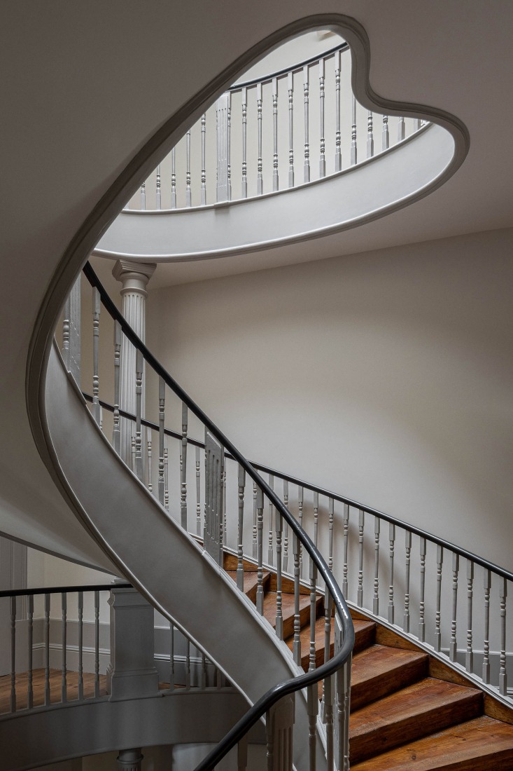 Antigo Hotel do Louvre by Diana Barros Arquitectura. Photograph by Ivo Tavares Studio.