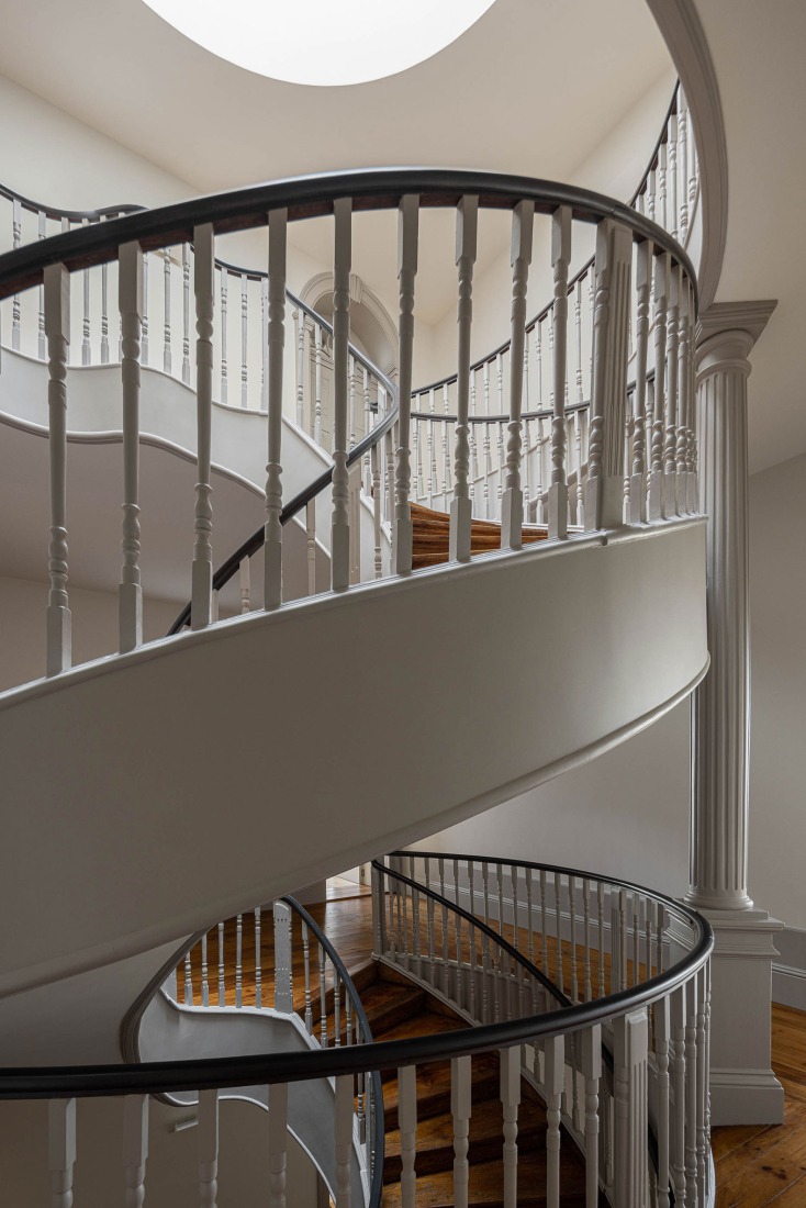 Antigo Hotel do Louvre by Diana Barros Arquitectura. Photograph by Ivo Tavares Studio.