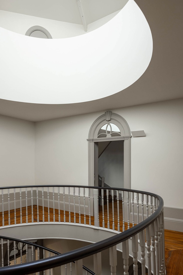 Antigo Hotel do Louvre by Diana Barros Arquitectura. Photograph by Ivo Tavares Studio.