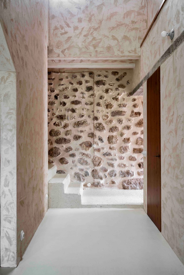 Casona en Nestares por Atelier Atlántico. Fotografía por Luis Asín.