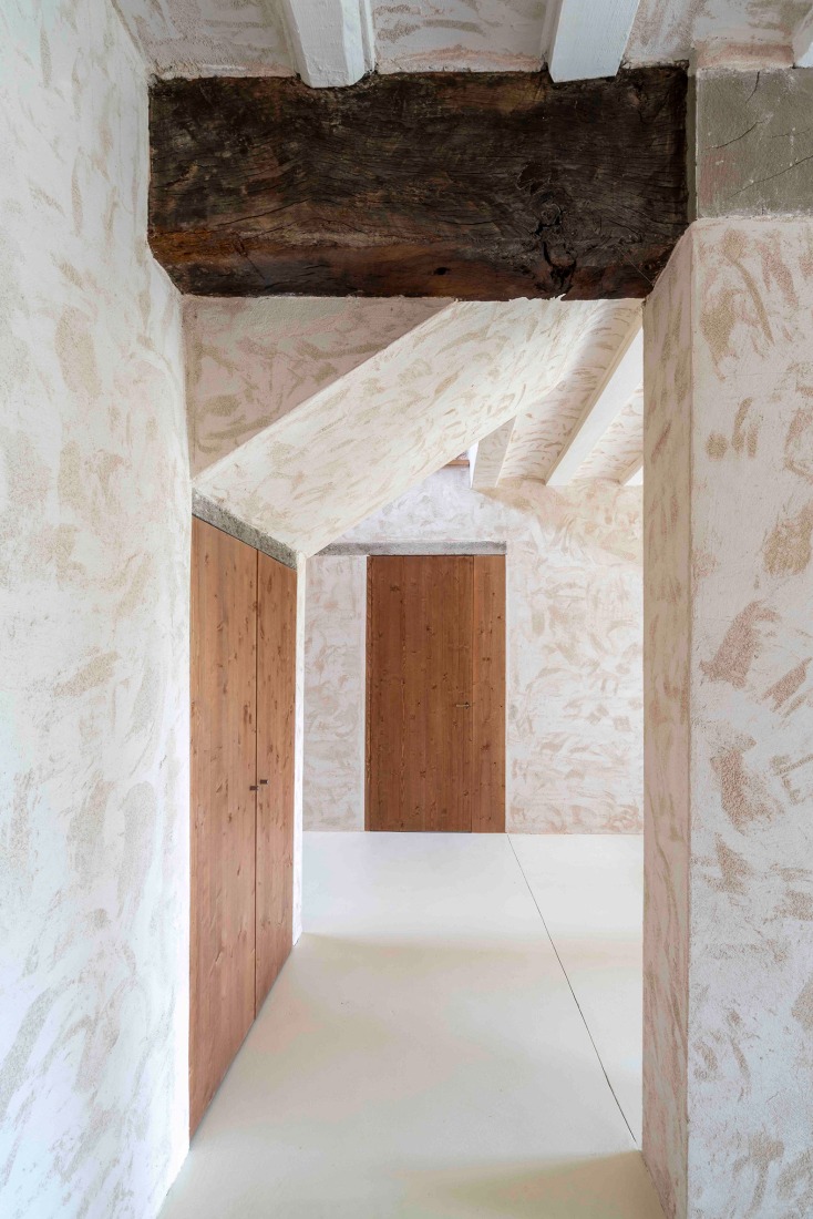 Casona en Nestares por Atelier Atlántico. Fotografía por Luis Asín.