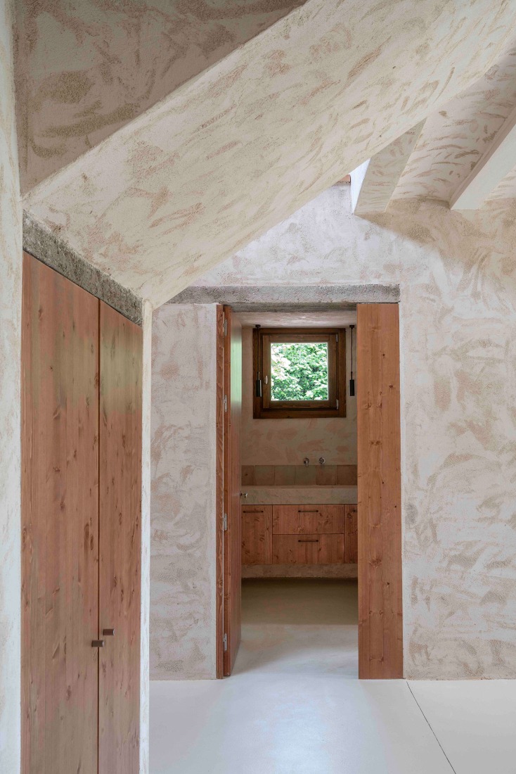 Casona en Nestares por Atelier Atlántico. Fotografía por Luis Asín.