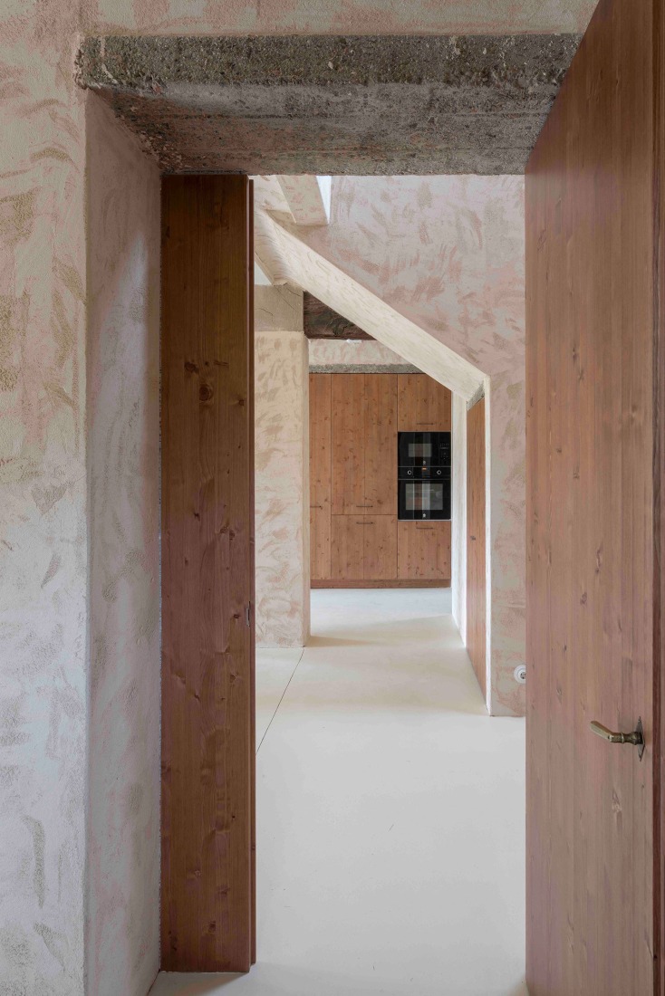 Casona en Nestares por Atelier Atlántico. Fotografía por Luis Asín.