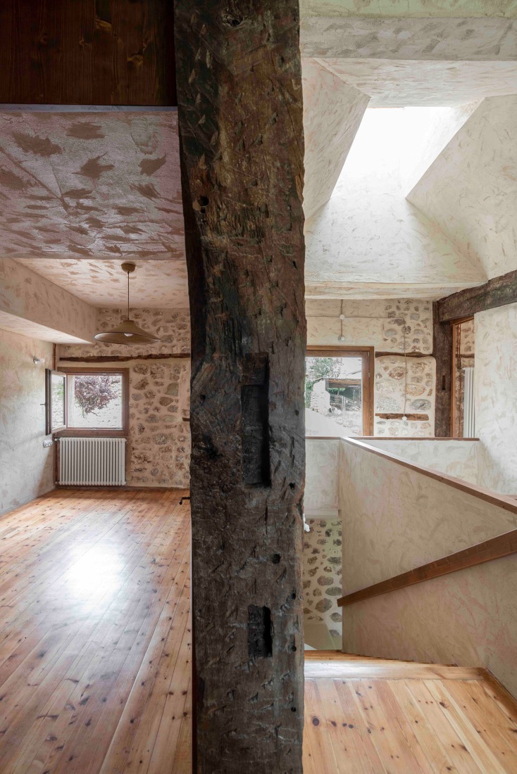 Casona en Nestares por Atelier Atlántico. Fotografía por Luis Asín.