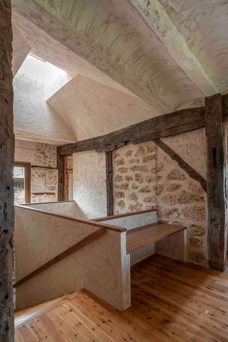 Casona en Nestares por Atelier Atlántico. Fotografía por Luis Asín.