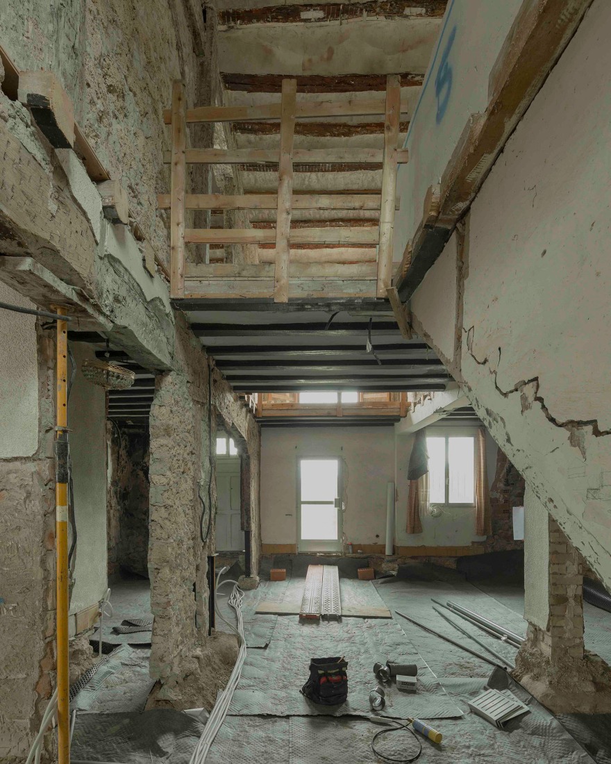 Estado previo. Casona en Nestares por Atelier Atlántico. Fotografía por Federico Cairoli.