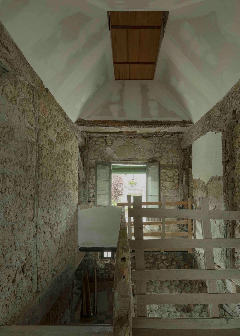Estado previo. Casona en Nestares por Atelier Atlántico. Fotografía por Federico Cairoli.