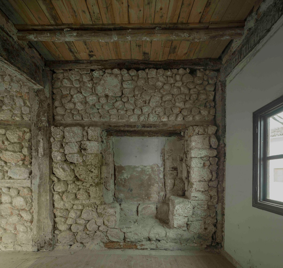 Estado previo. Casona en Nestares por Atelier Atlántico. Fotografía por Federico Cairoli.