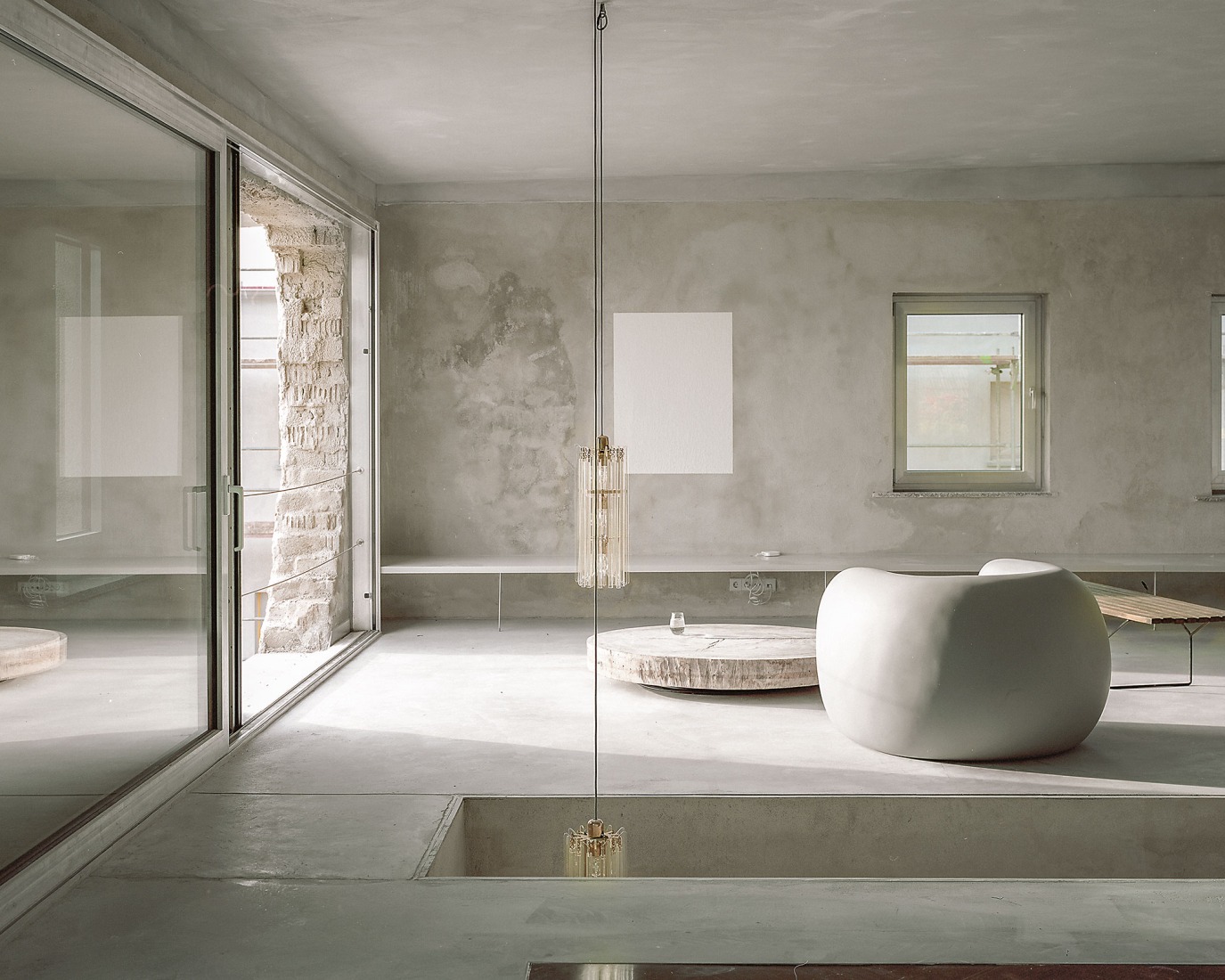 Antivilla by Brandlhuber + Emde, Burlon. Photograph by Erica Overmeer.