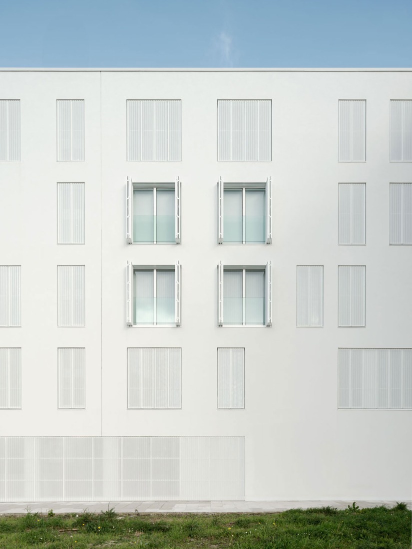 Alto Residencial Coop por Carbajo Barrios. Fotografía por Luís Díaz Díaz.