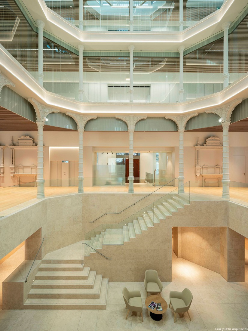 Banco Santander Offices by Cruz y Ortiz Arquitectos. Photograph by Fernando Alda.