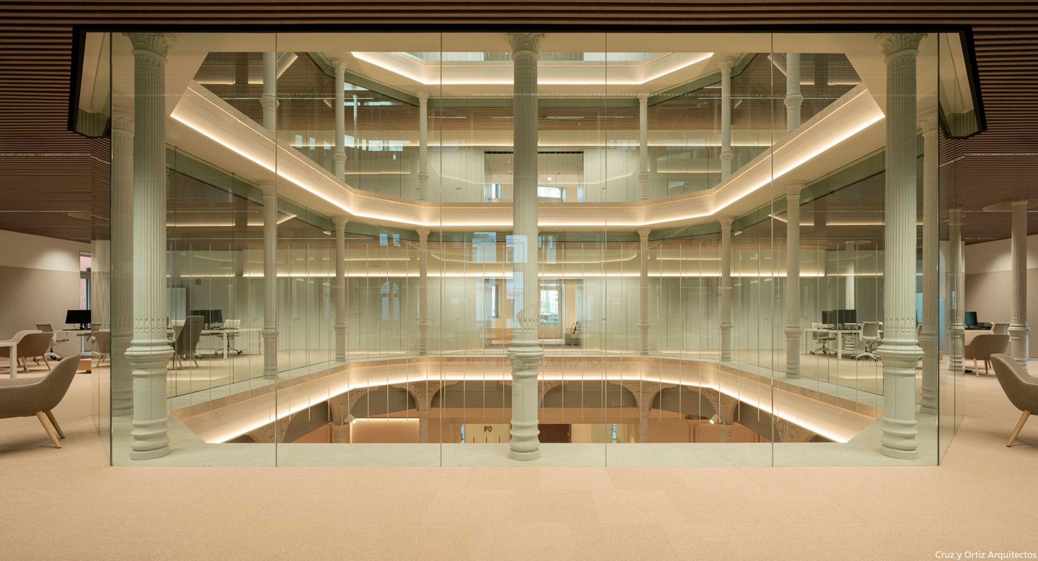 Banco Santander Offices by Cruz y Ortiz Arquitectos. Photograph by Fernando Alda.