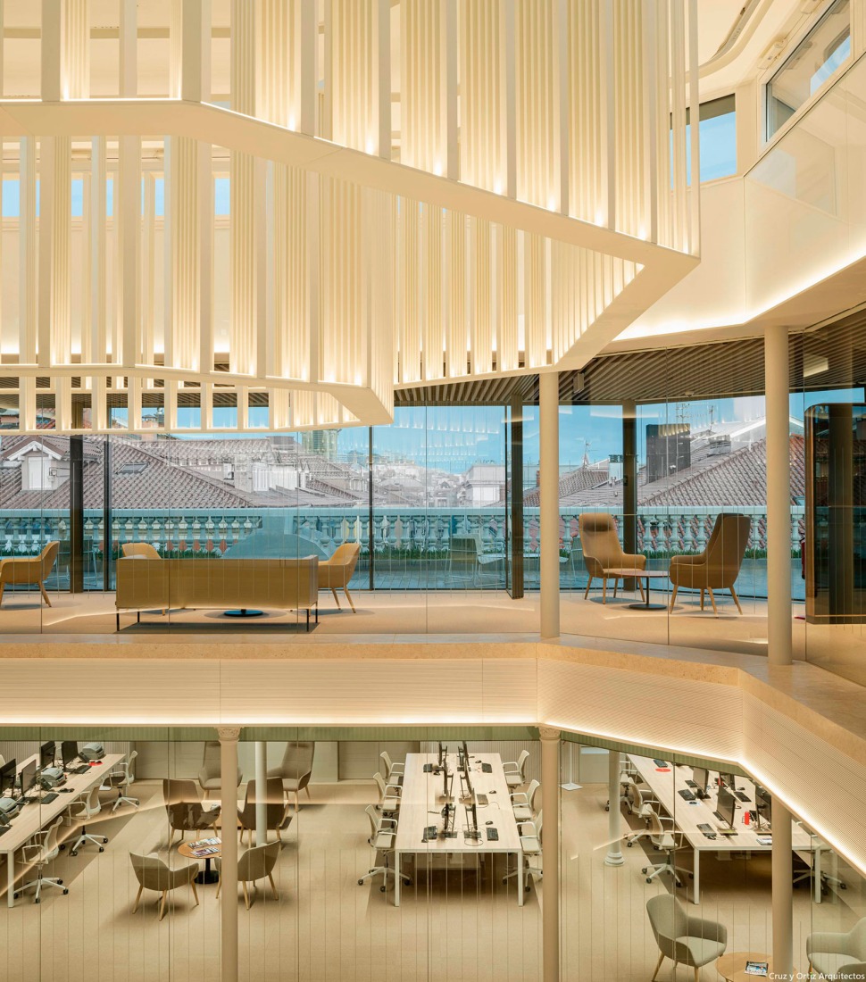 Banco Santander Offices by Cruz y Ortiz Arquitectos. Photograph by Fernando Alda.