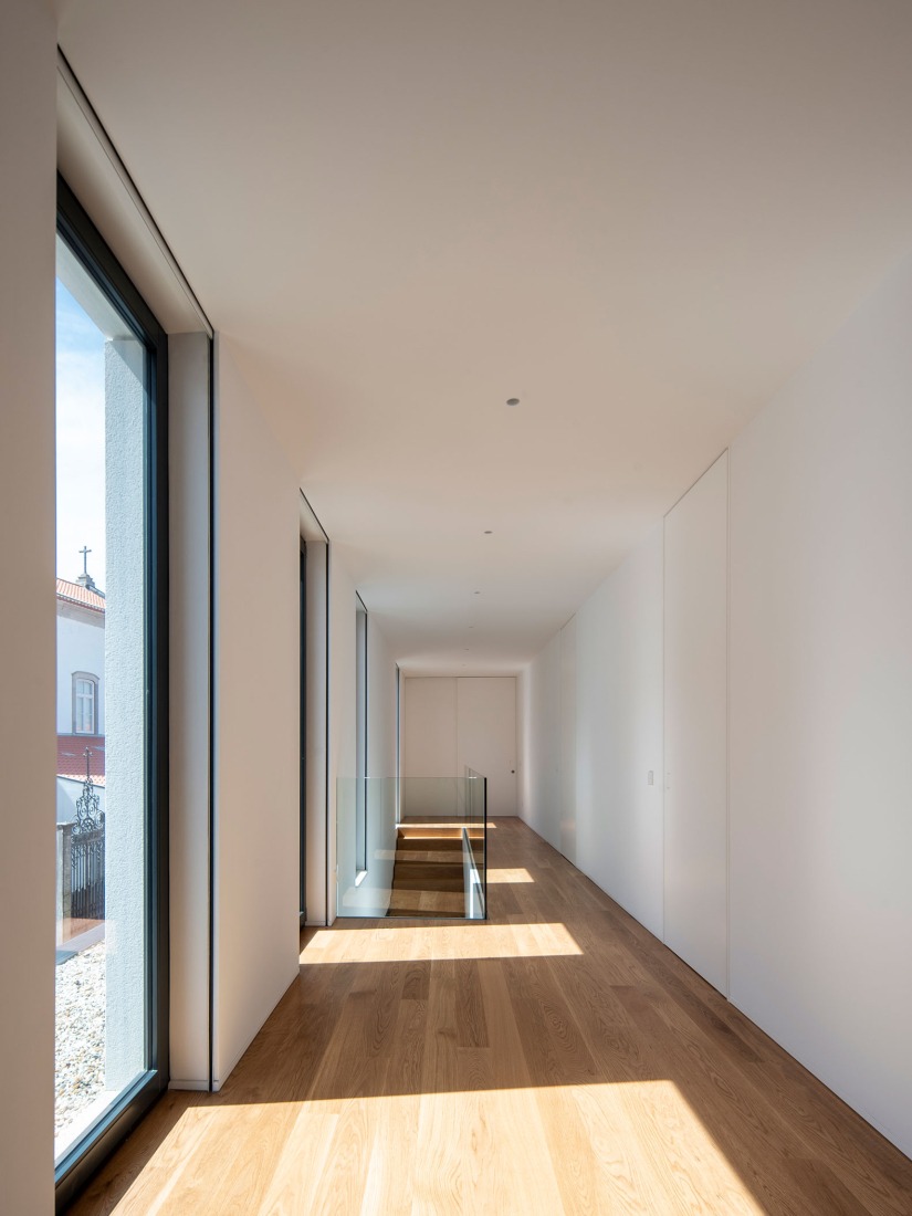 Vivienda colectiva en Vila do Conde por Raulino Silva Arquitecto. Fotografía por Héctor Santos-Díez.