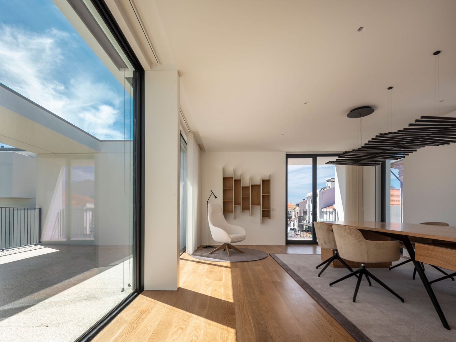 Vivienda colectiva en Vila do Conde por Raulino Silva Arquitecto. Fotografía por Héctor Santos-Díez.