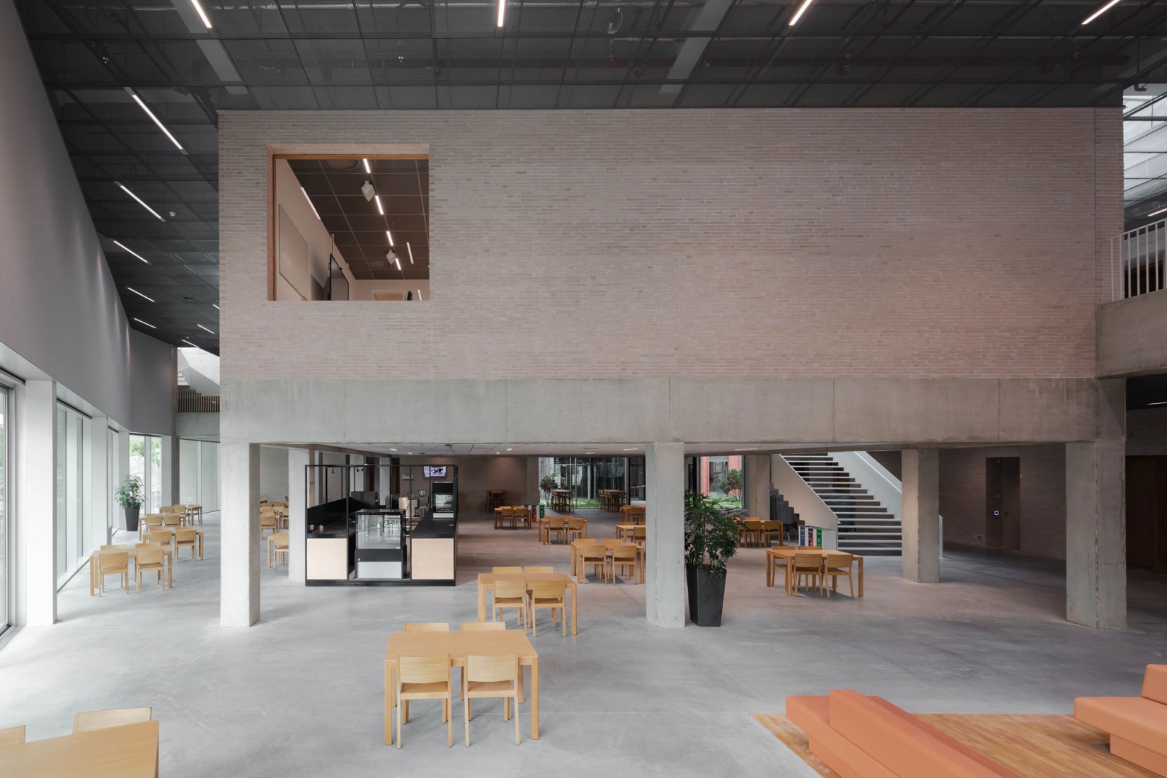 Education Centre University of Groningen by KAAN Architecten. Photograph by  Sebastian van Damme.