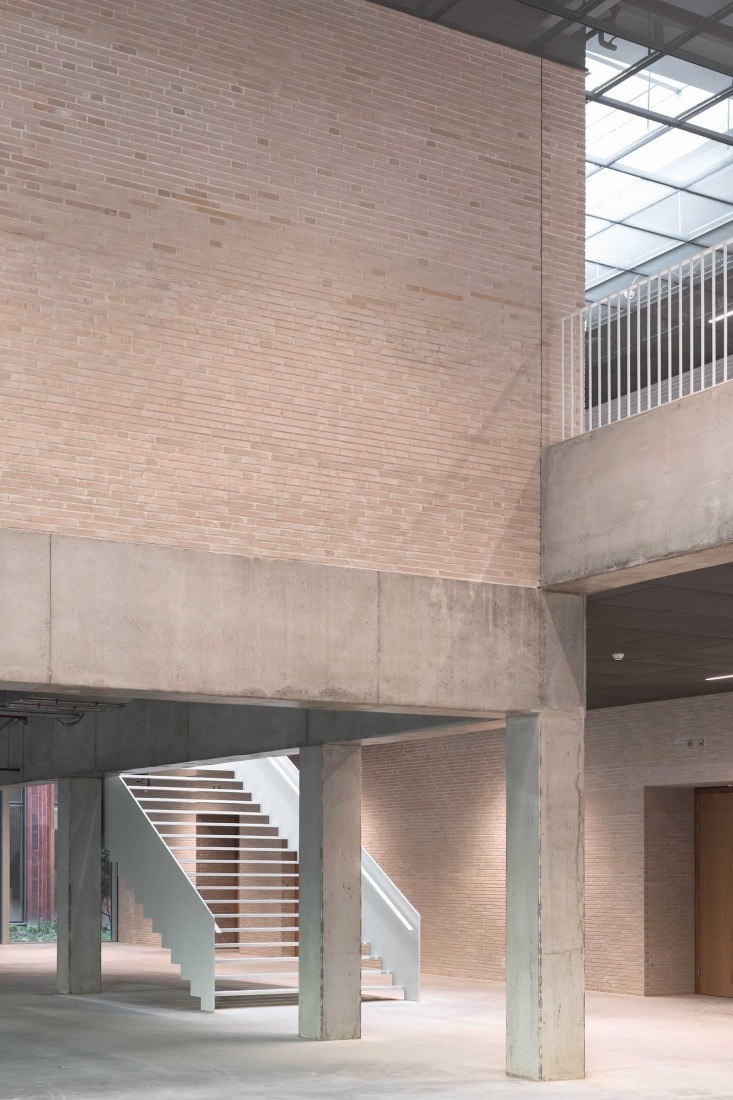 Education Centre University of Groningen by KAAN Architecten. Photograph by  Sebastian van Damme.