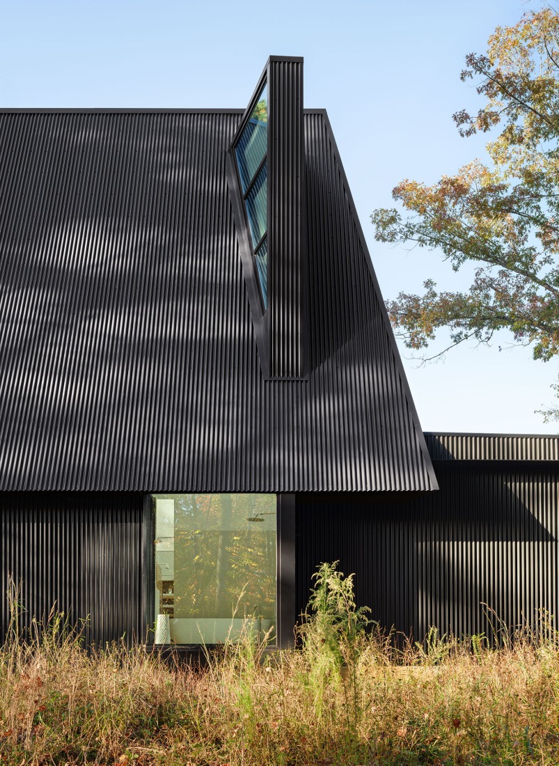 Steeplechase House by Brooks + Scarpa. Photograph by Mark Herboth.