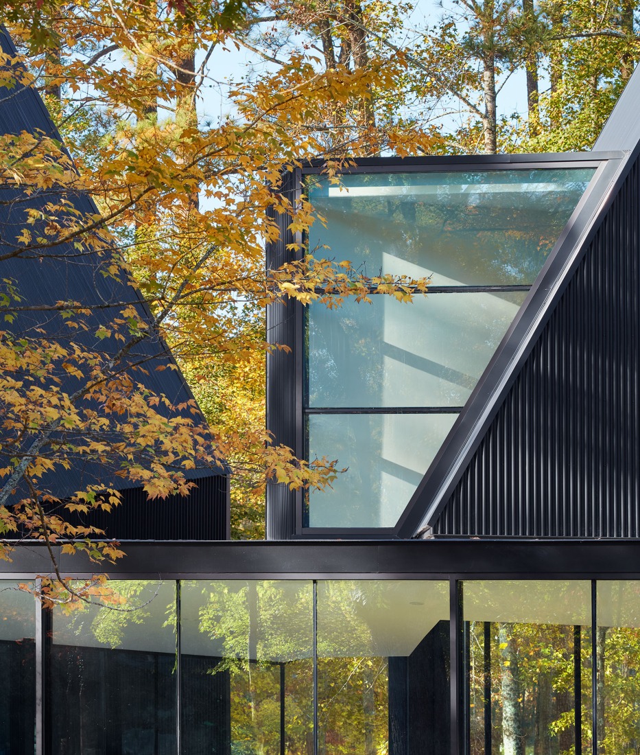 Steeplechase House by Brooks + Scarpa. Photograph by Mark Herboth.