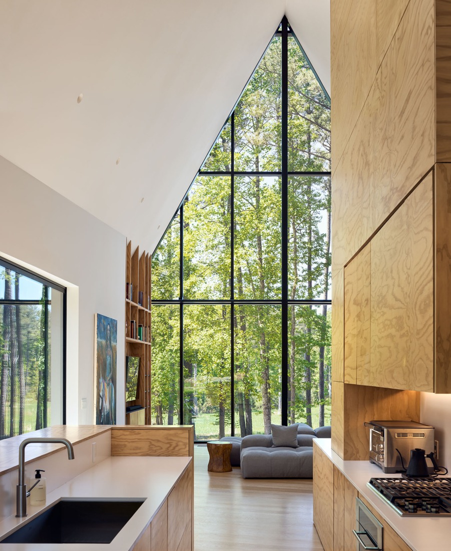 Steeplechase House by Brooks + Scarpa. Photograph by Mark Herboth.