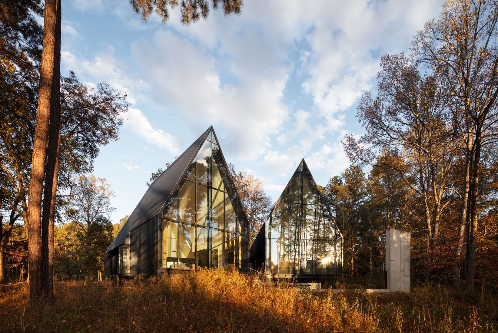 Steeplechase House by Brooks + Scarpa. Photograph by Mark Herboth.