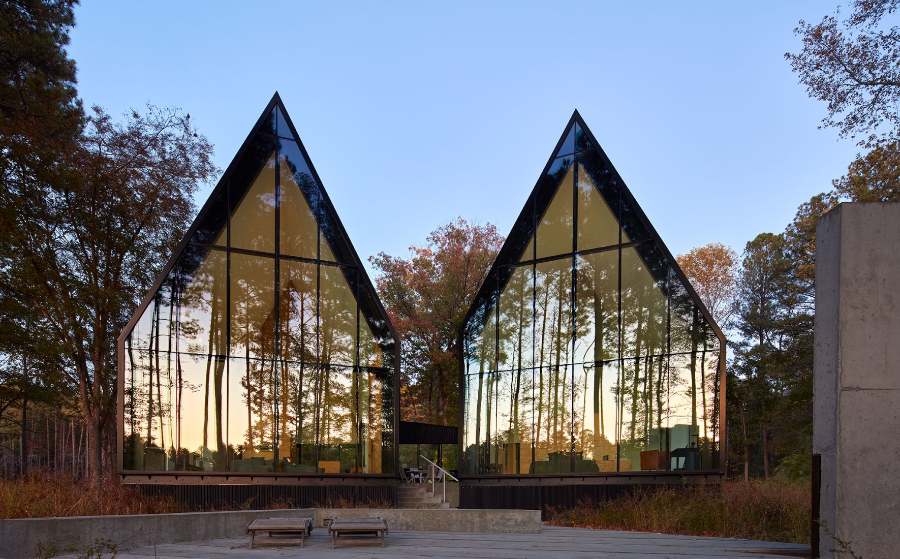 Steeplechase House by Brooks + Scarpa. Photograph by Mark Herboth.