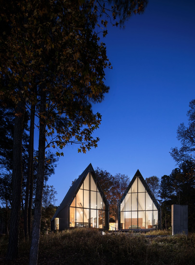 Steeplechase House by Brooks + Scarpa. Photograph by Mark Herboth.