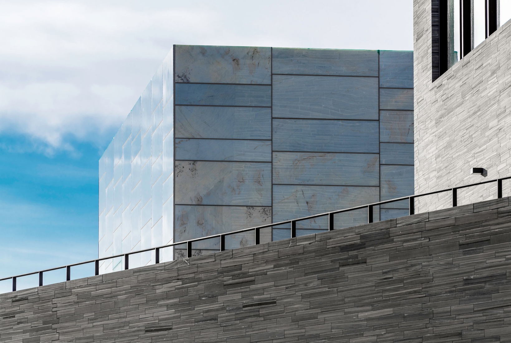 Museo nacional de arte, arquitectura y diseño de Noruega por Kleihues + Schuwerk Architects. Fotografía por Annar Bjørgli.