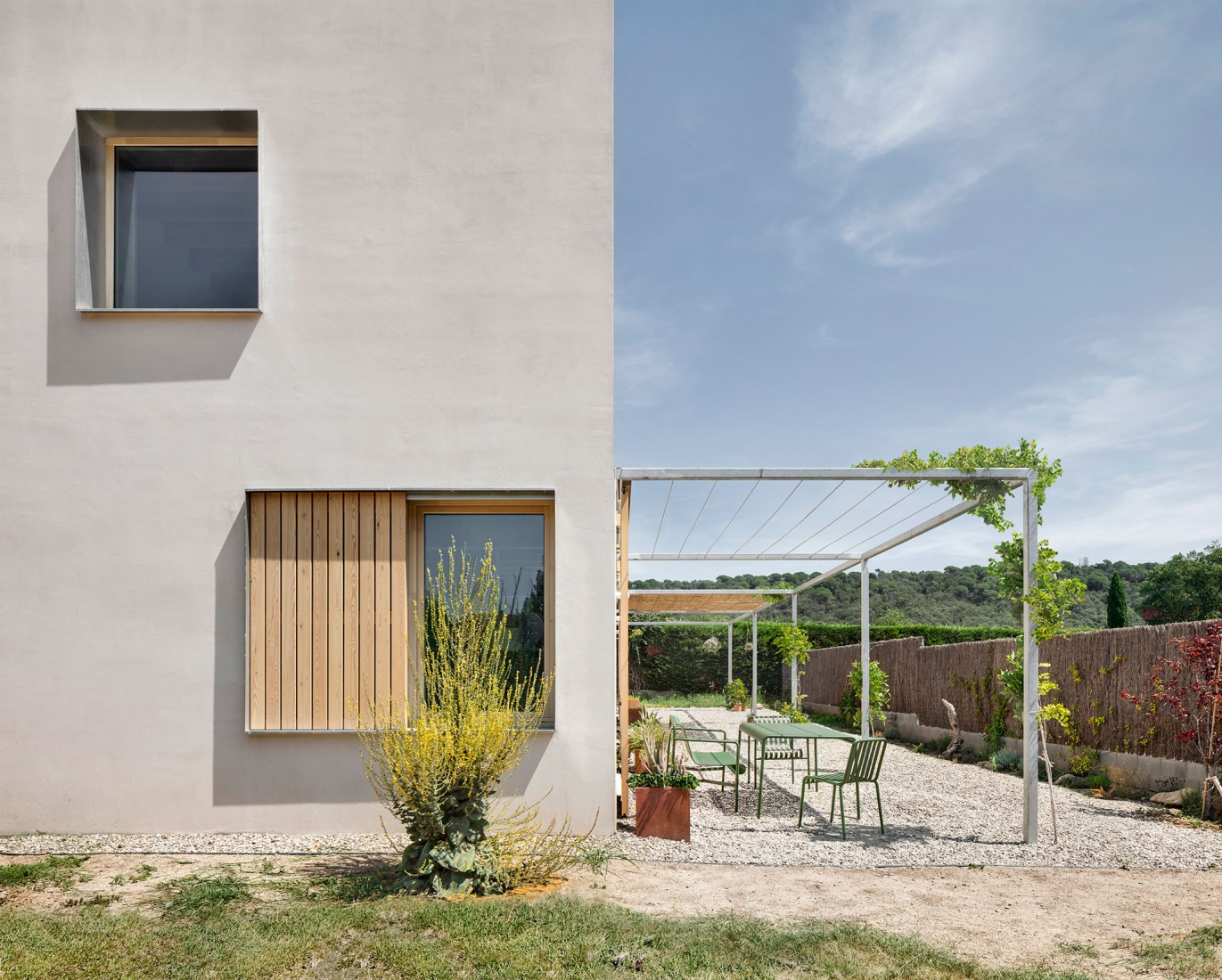 Casa Oratge por Kokudev Padilla Arquitectura. Fotografía por Pol Viladoms.