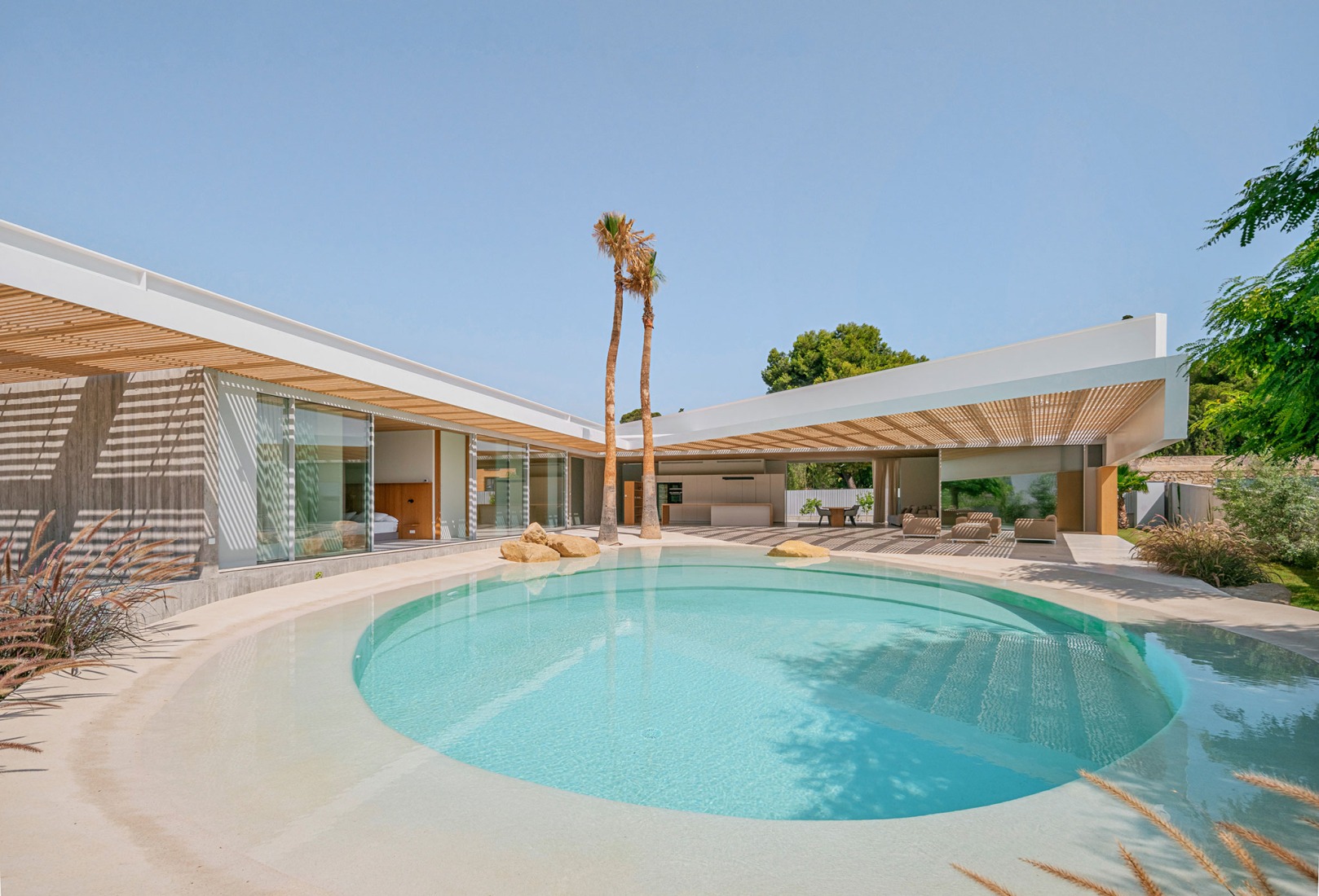 Aliforniana House by Subarquitectura. Photograph by  Fran Álvarez.
