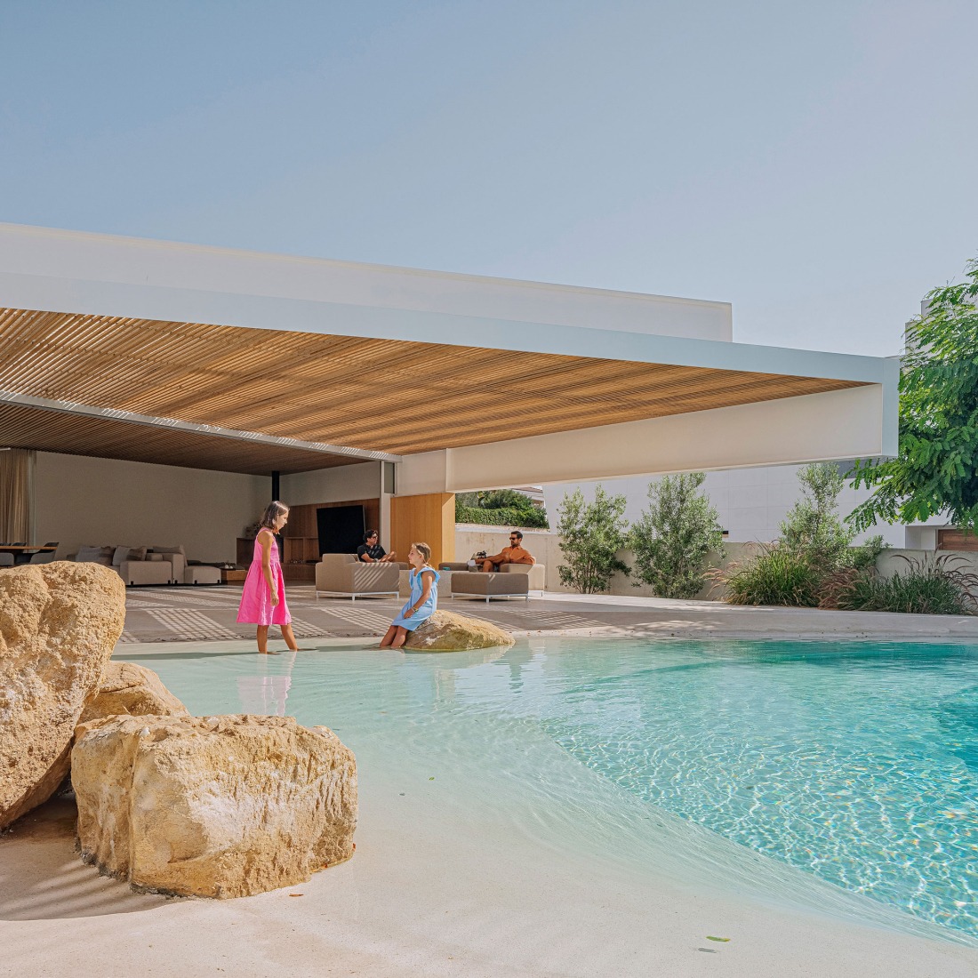 Aliforniana House by Subarquitectura. Photograph by  Fran Álvarez.