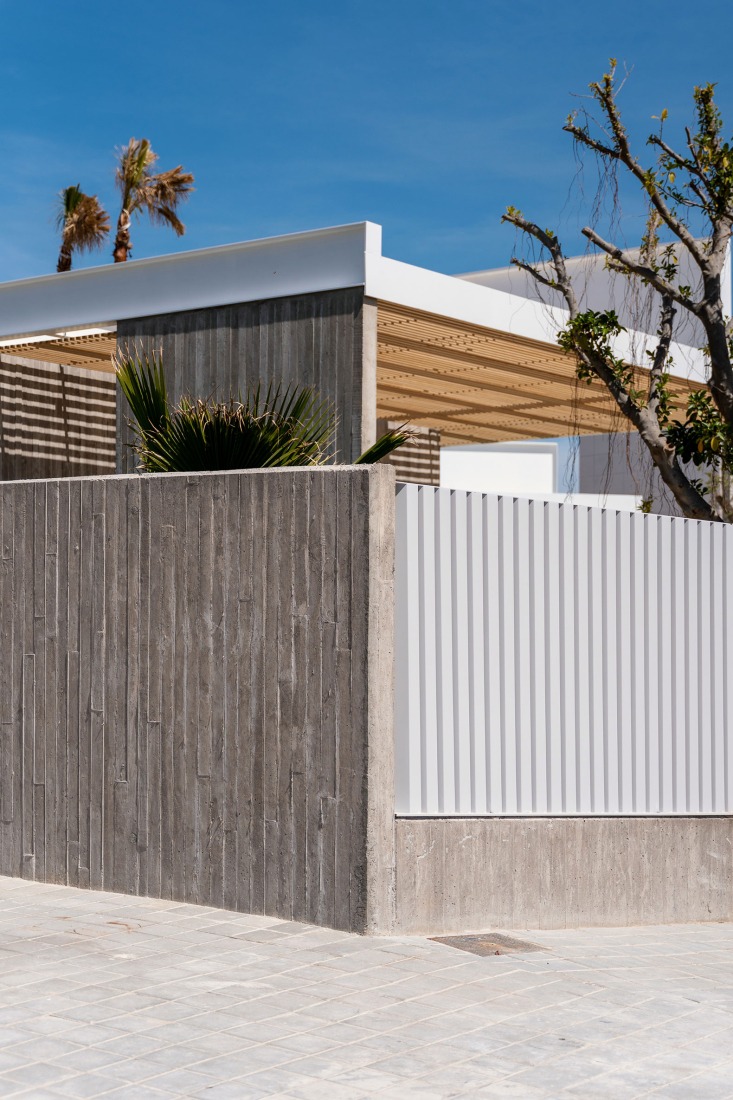 Aliforniana House by Subarquitectura. Photograph by Szasa Hadju.