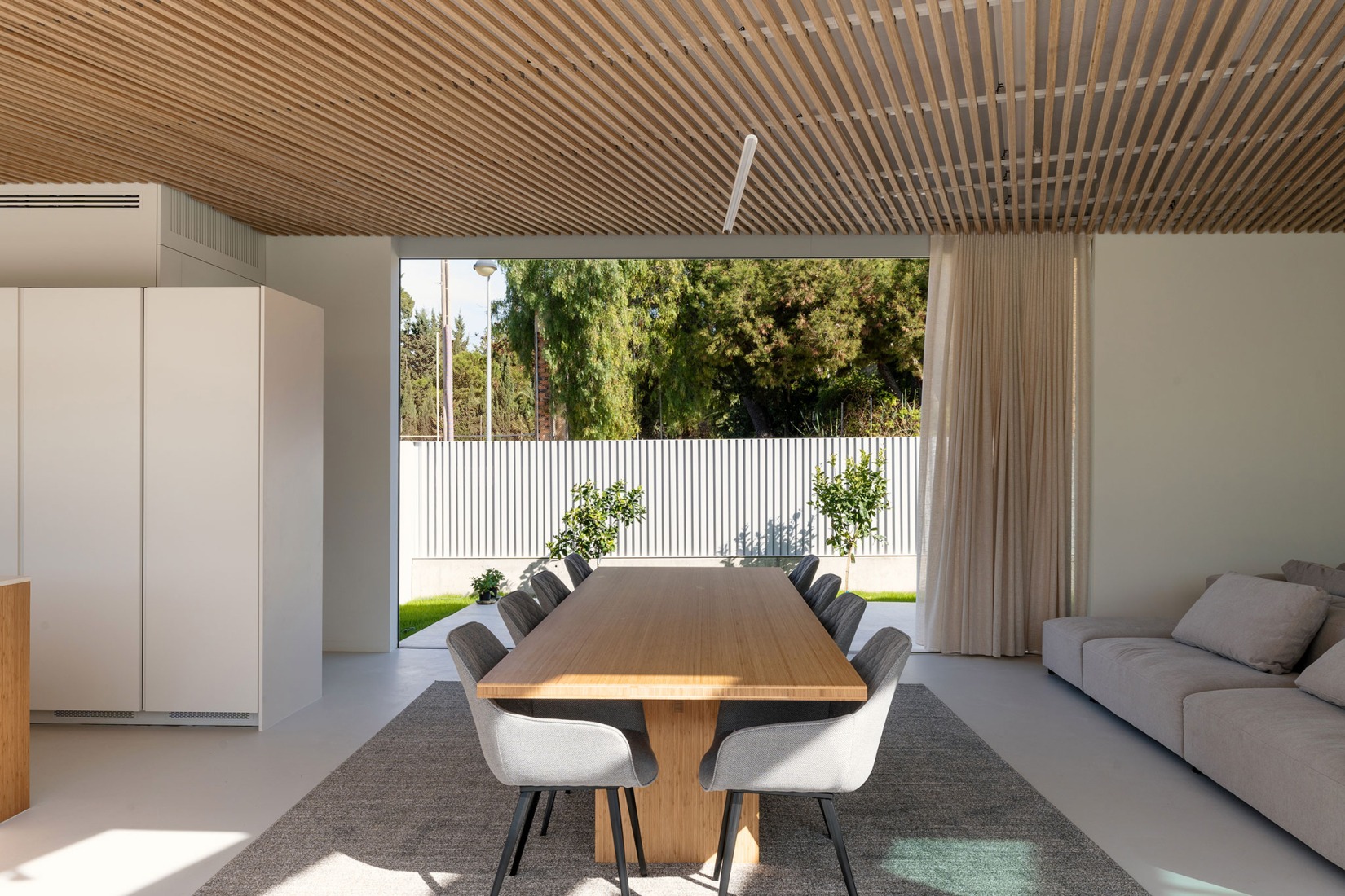 Aliforniana House by Subarquitectura. Photograph by Szasa Hadju.