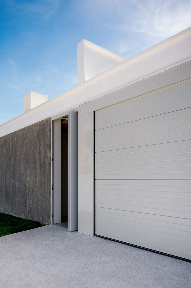 Aliforniana House by Subarquitectura. Photograph by Szasa Hadju.