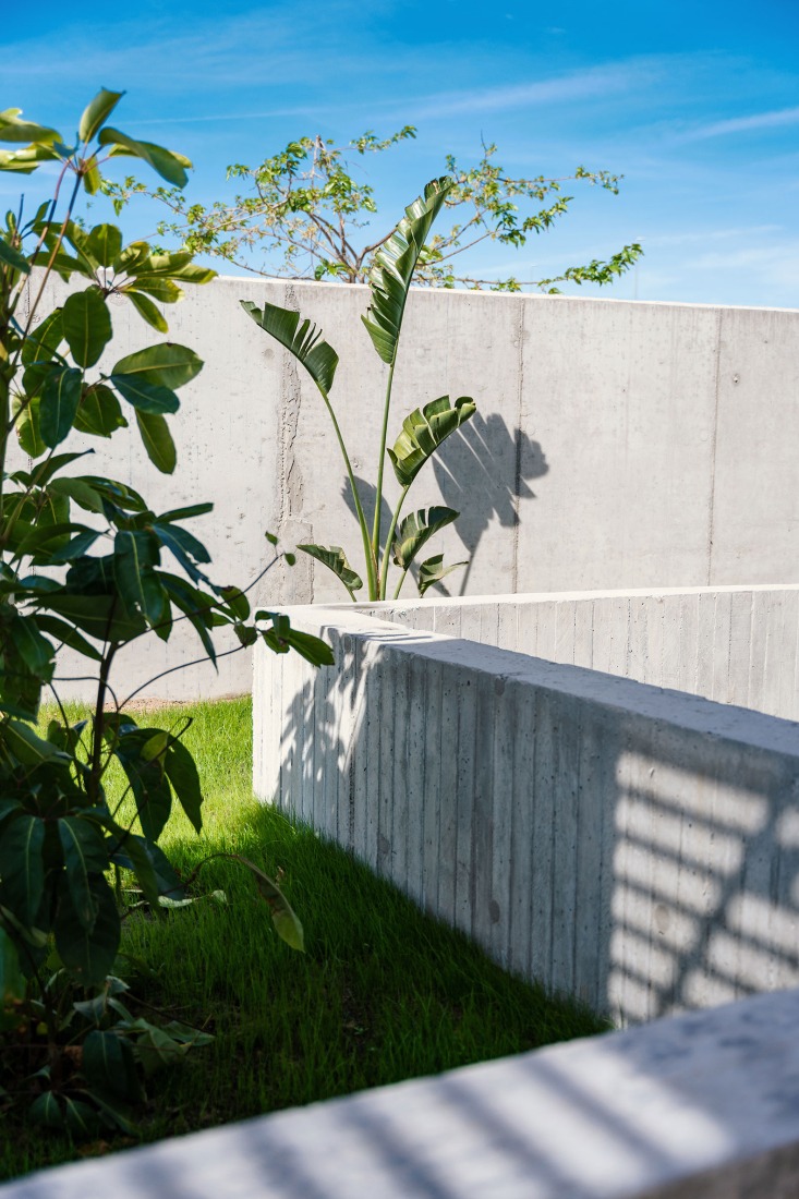 Aliforniana House by Subarquitectura. Photograph by Szasa Hadju.