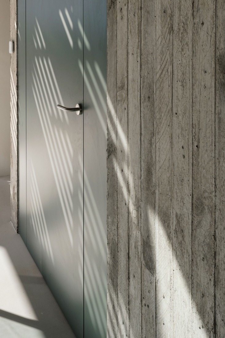 Aliforniana House by Subarquitectura. Photograph by Szasa Hadju.