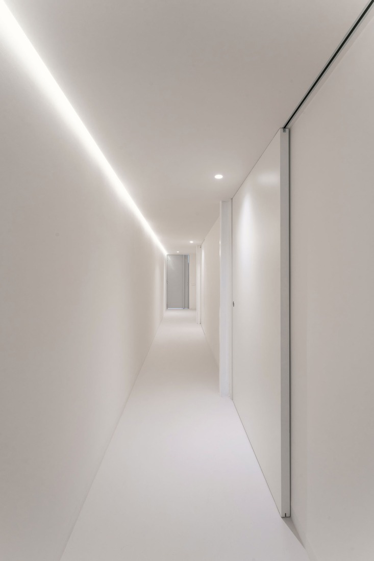 Aliforniana House by Subarquitectura. Photograph by Szasa Hadju.