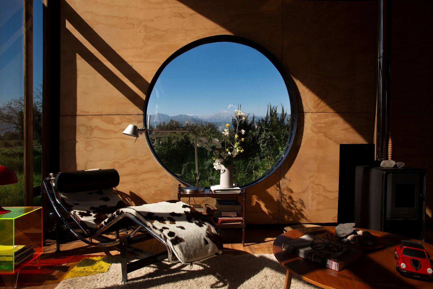Catalejo by Tololo Ugarte. Photograph by Mauricio Duarte Arratia.