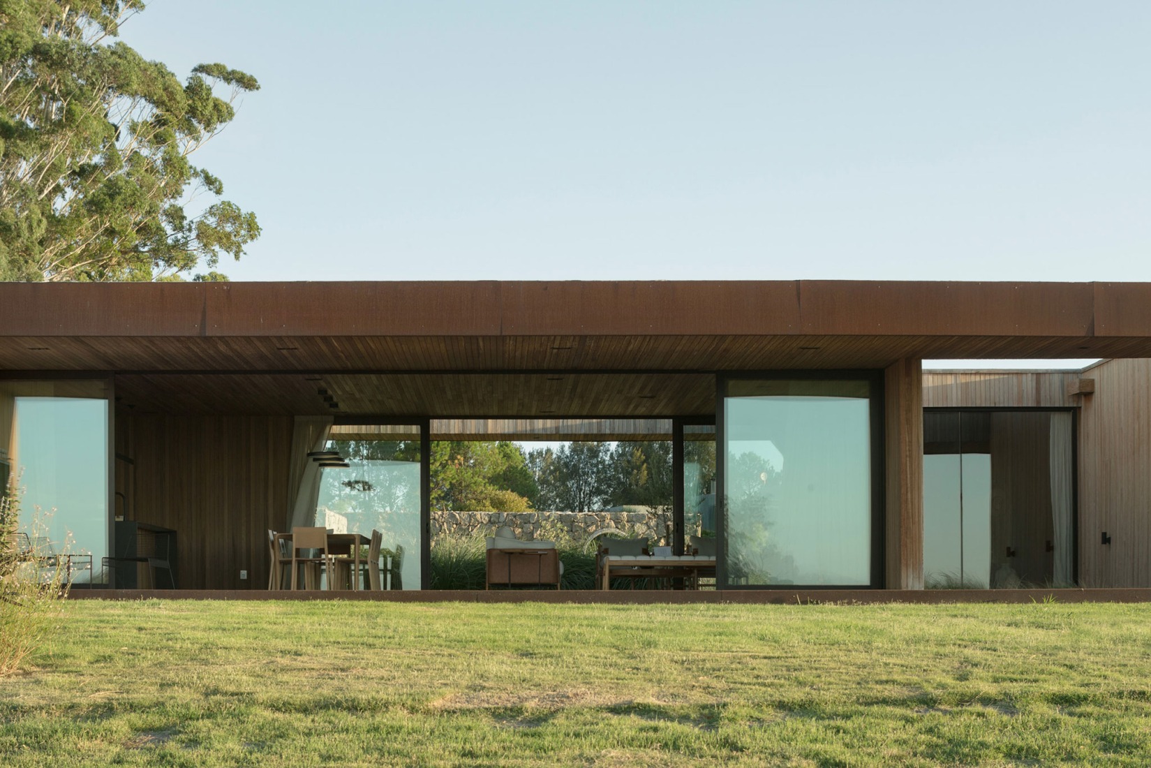 Casa PM por VDV Arquitectura. Fotografía por Federico Cairoli.