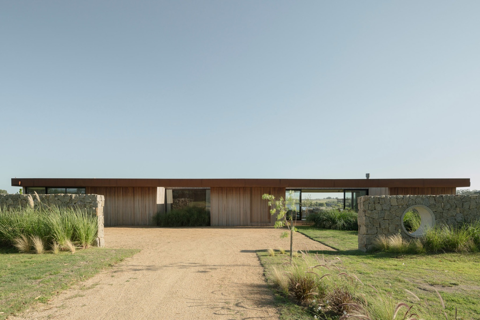 Casa PM por VDV Arquitectura. Fotografía por Federico Cairoli.