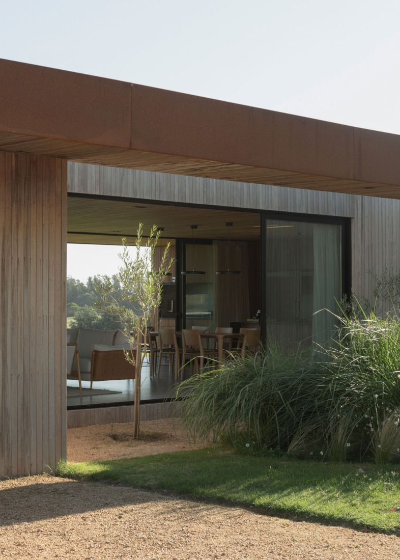 Casa PM por VDV Arquitectura. Fotografía por Federico Cairoli.