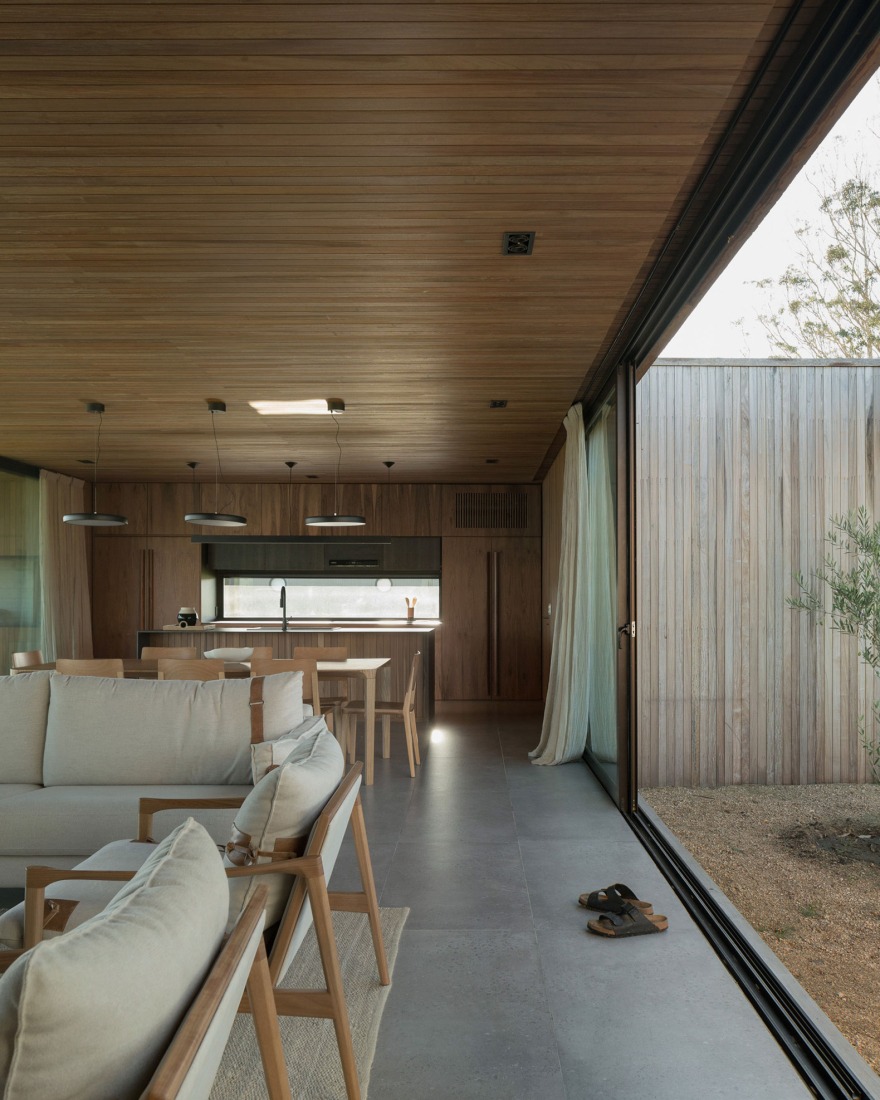 Casa PM por VDV Arquitectura. Fotografía por Federico Cairoli.