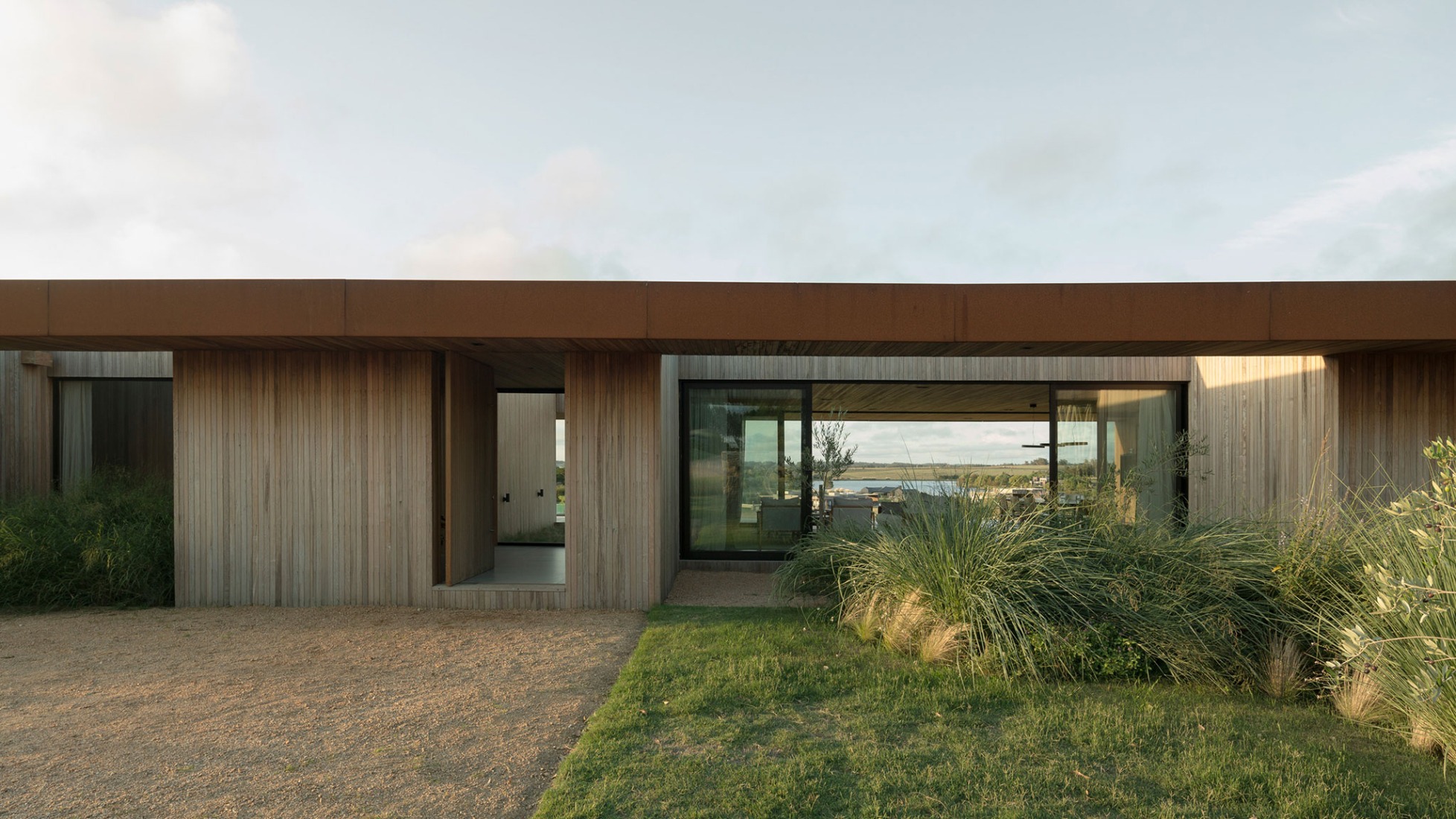 Casa PM por VDV Arquitectura. Fotografía por Federico Cairoli.
