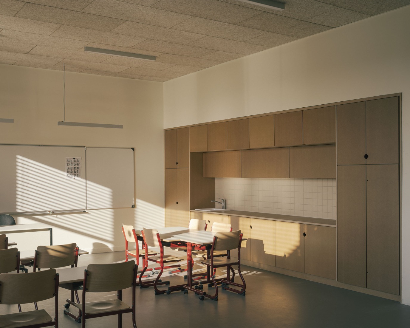 "Claudie Haigneré" School Group by Vallet de Martinis Architectes. Photograph by Charly Broyez.