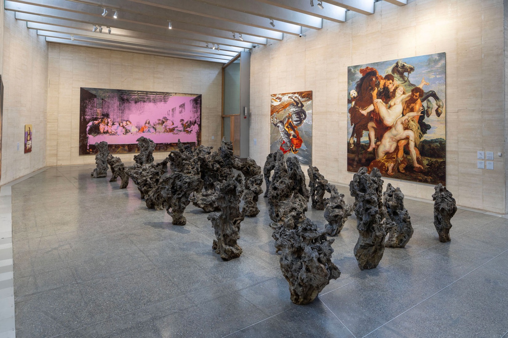 Ai Weiwei. Don Quixote. Vista de la exposición. MUSAC, 2024. Cortesía de Ai Weiwei Studio. Fotografía por Imagen MAS.
