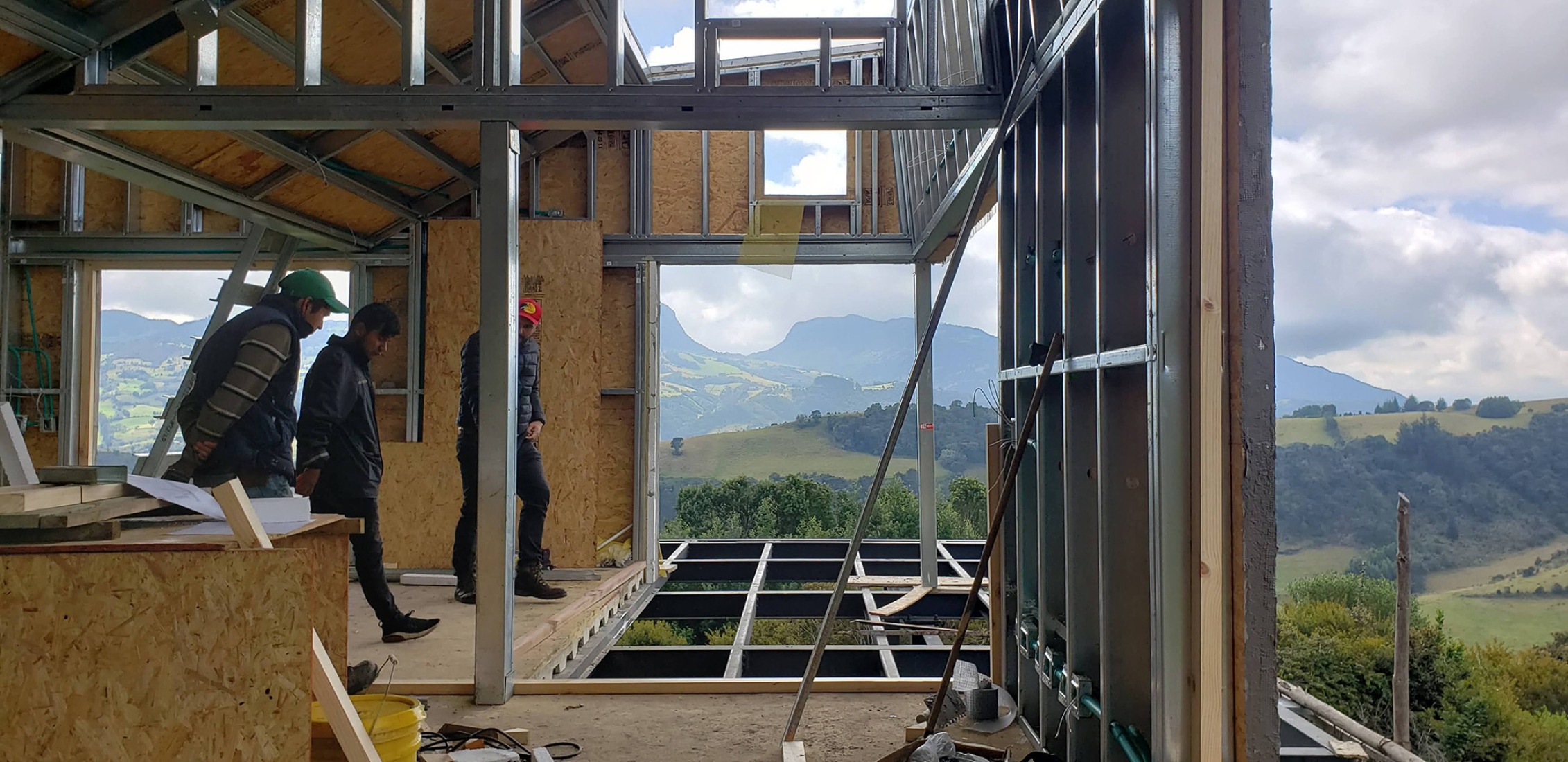 Construction process. Carupa House by Bermúdez Architects. Photograph by Ramón Bermúdez.